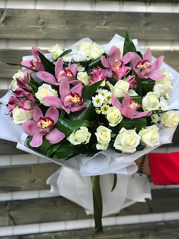 Букет цветов из: Розы и Хризантемы в Асекеево