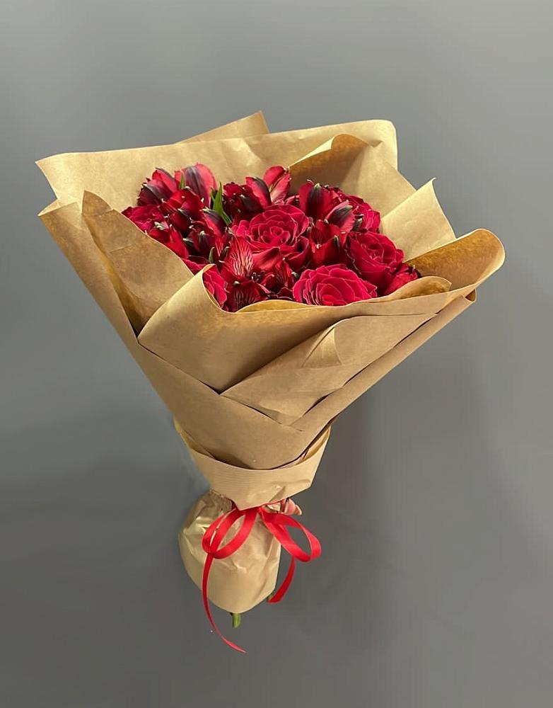 Букет цветов из: Альстромерии и Розы в Асекеево