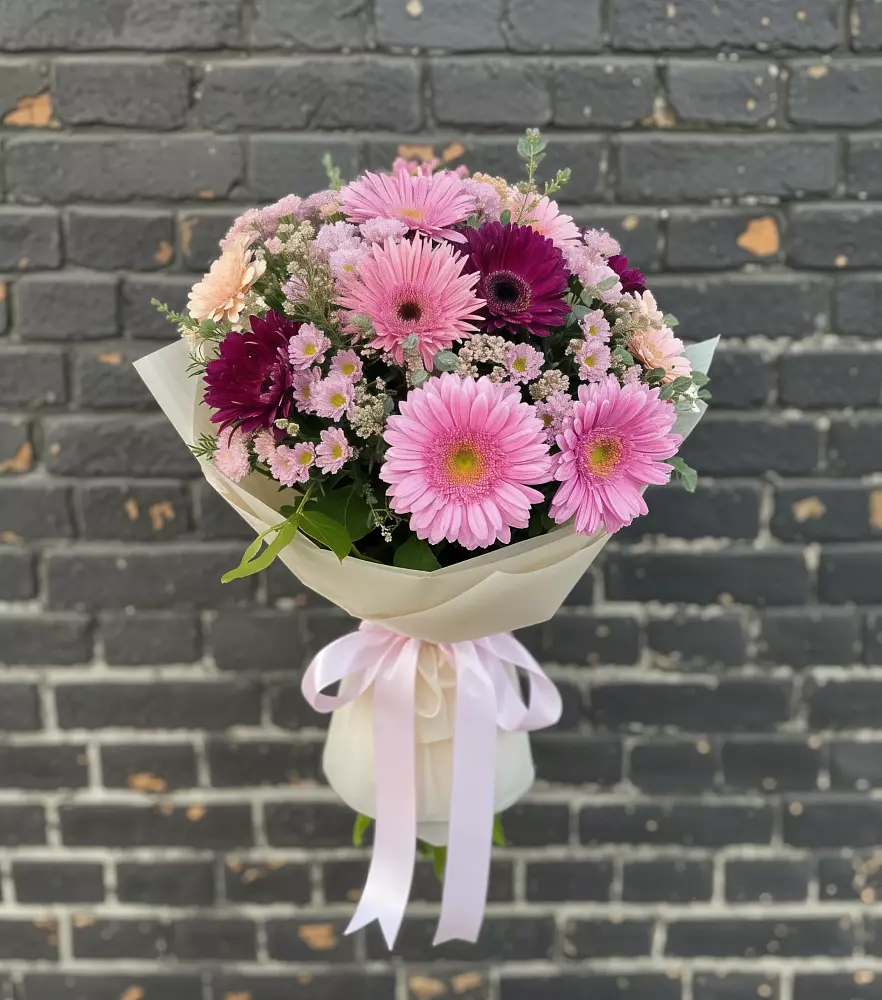 Букет цветов из: Герберы и Хризантемы в Асекеево
