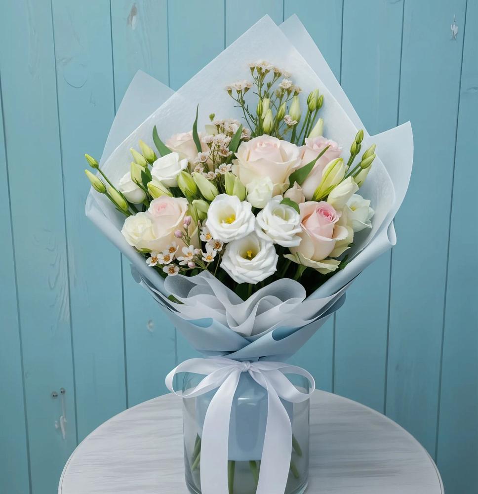 Букет цветов из: Розы и Лизиантусы в Асекеево