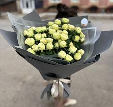 Букет Белые кустовые розы Солинеро в Асекеево