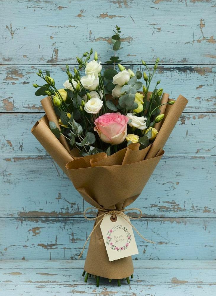 Букет цветов из: Розы и Лизиантусы в Асекеево