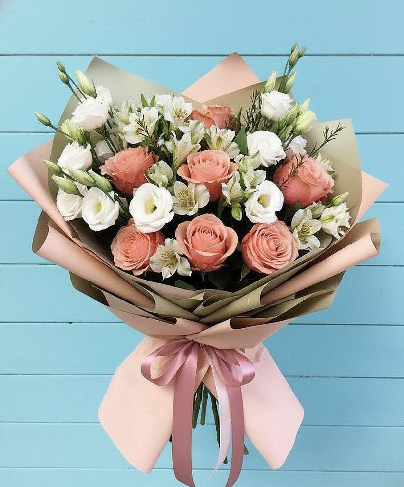 Букет цветов из: Розы, Альстромерии и Лизиантусы в Асекеево