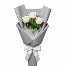 Букет 3 белые розы в Асекеево
