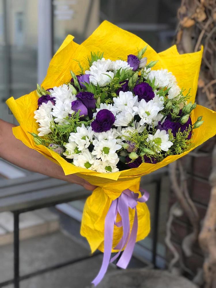 Букет цветов из: Ирисы, Хризантемы и Ромашки в Асекеево