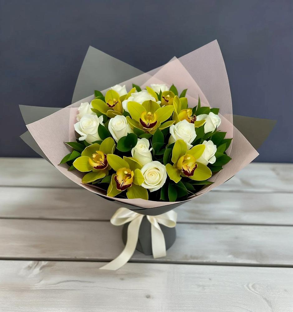 Букет цветов из: Орхидеи и Розы в Асекеево