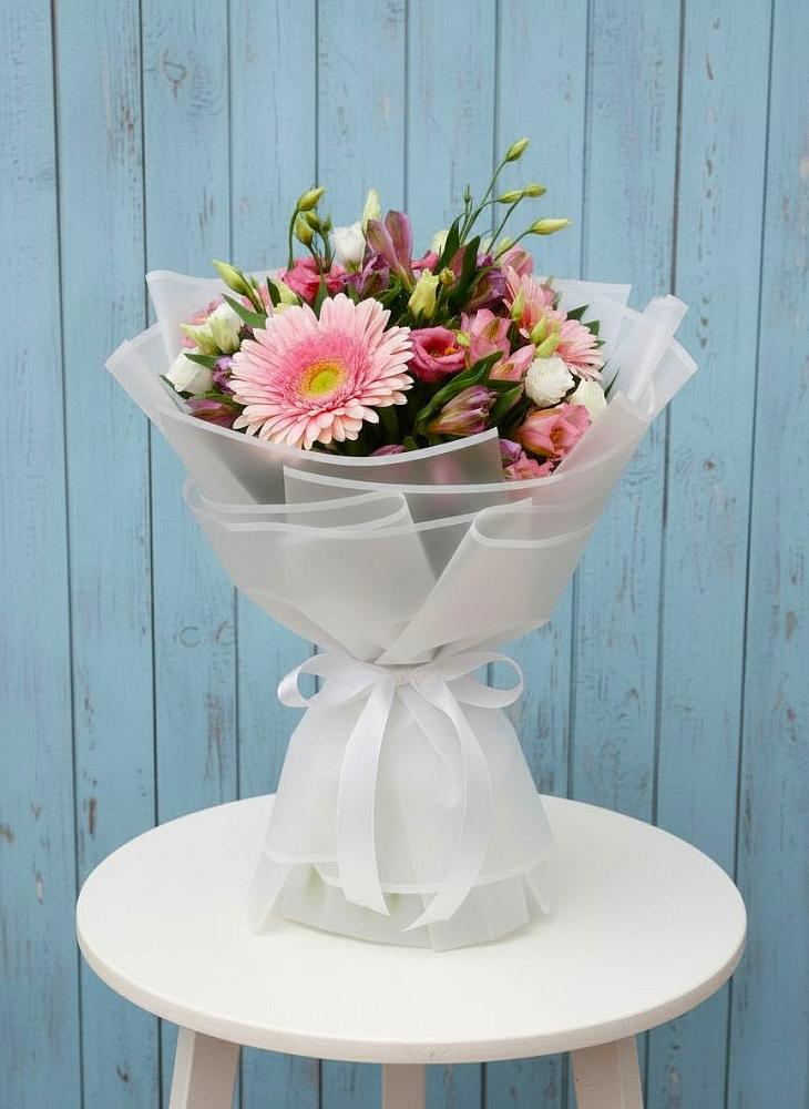 Букет цветов из: Герберы, Альстромерии и Лизиантусы в Асекеево