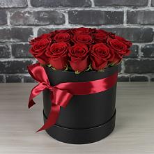 Цветочная композиция из Розы в шляпной коробке в Асекеево