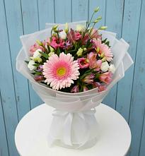 Букет цветов из:  Герберы, Альстромерии и Лизиантусы в Асекеево