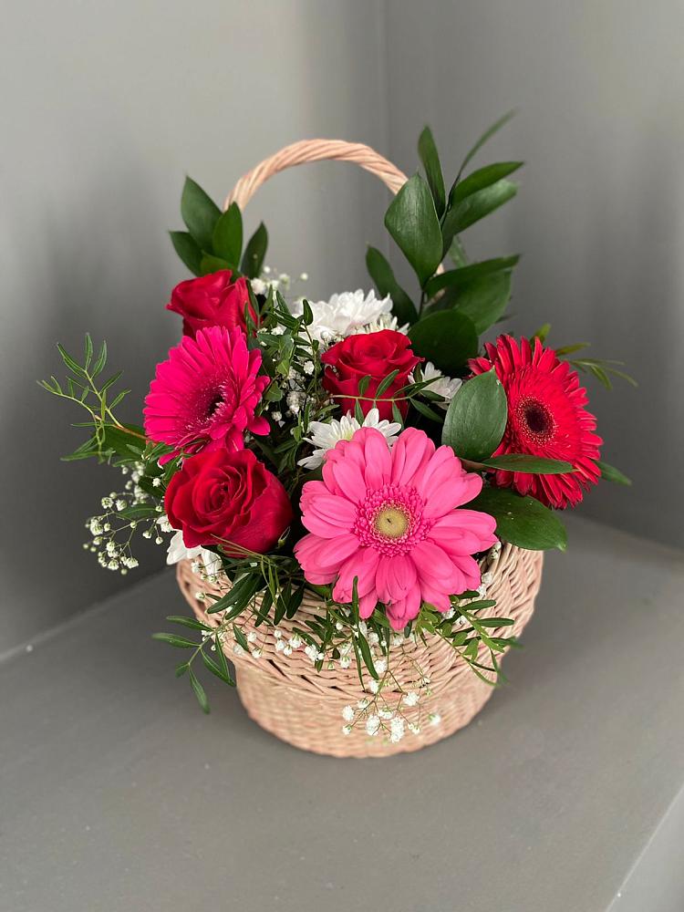 Цветочная композиция из Розы, Хризантемы и Герберы в корзине в Асекеево