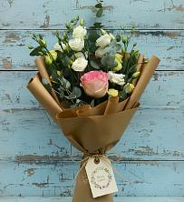 Букет цветов из:  Розы и Лизиантусы в Асекеево