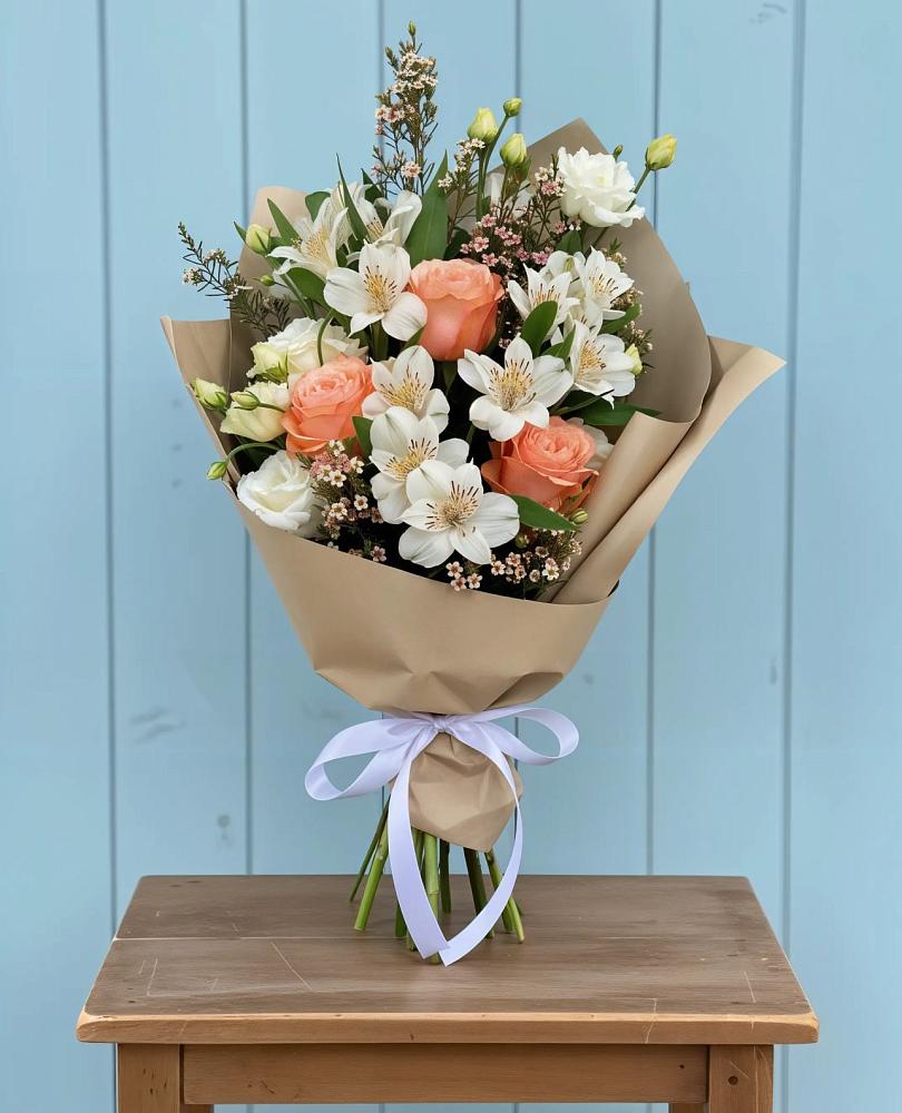 Букет цветов из: Альстромерии, Лизиантусы, Розы и Хризантемы в Асекеево