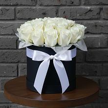 Цветочная композиция из Розы в шляпной коробке в Асекеево